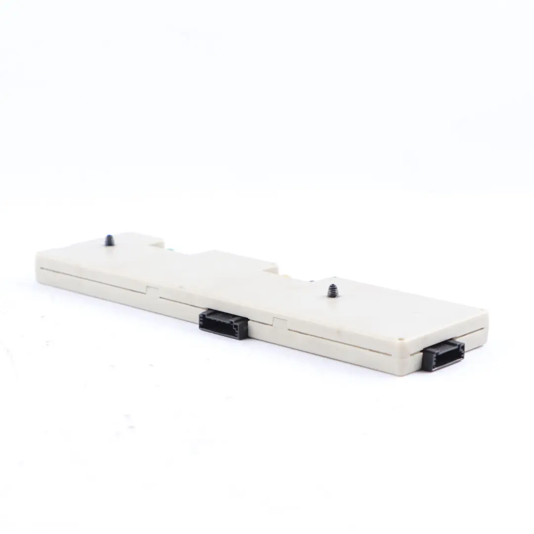 Aerial Antenna Amplifier Diversity DAB Control Unit to BMW E82 E90 E92 with Part number 9187644 BMW E82 E90 E92 Aerial Antenna Amplifier Diversity DAB Control Unit - SKU 9187644 - Part number 9187644