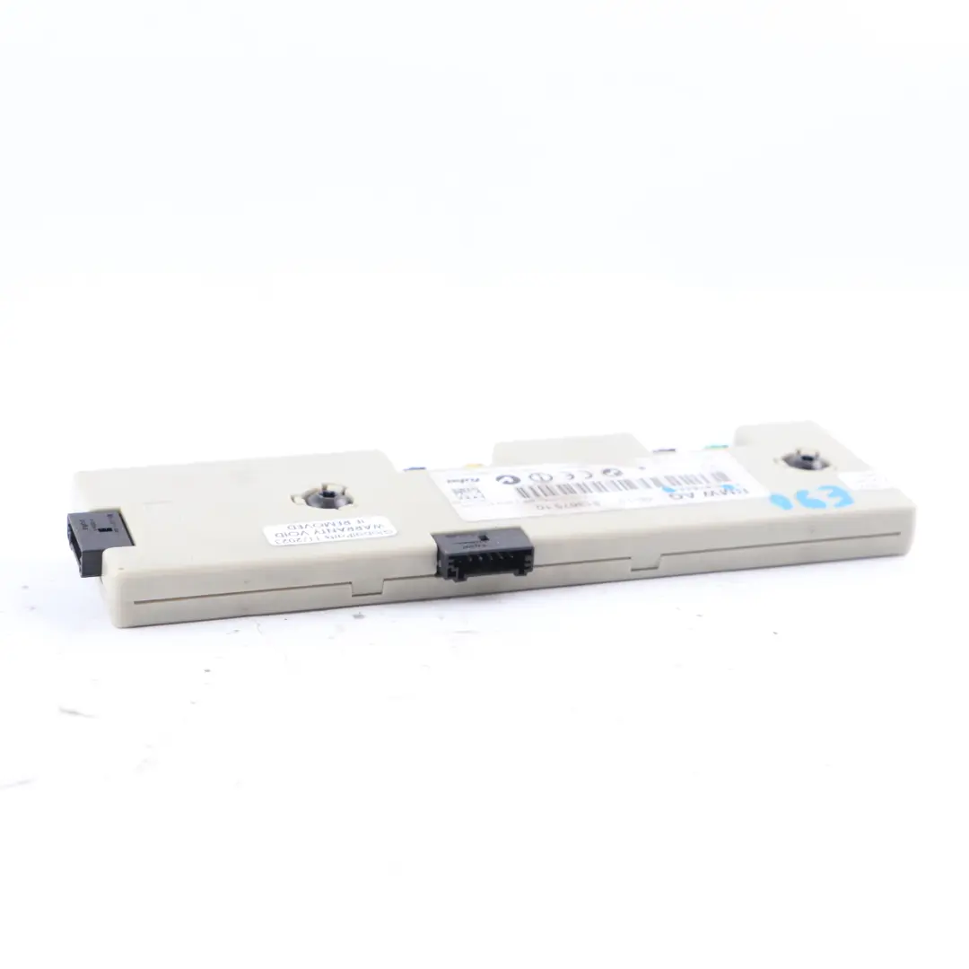 Aerial Antenna Amplifier Diversity DAB Control Unit to BMW E82 E90 E92 with Part number 9187644 BMW E82 E90 E92 Aerial Antenna Amplifier Diversity DAB Control Unit - SKU 9187644 - Part number 9187644