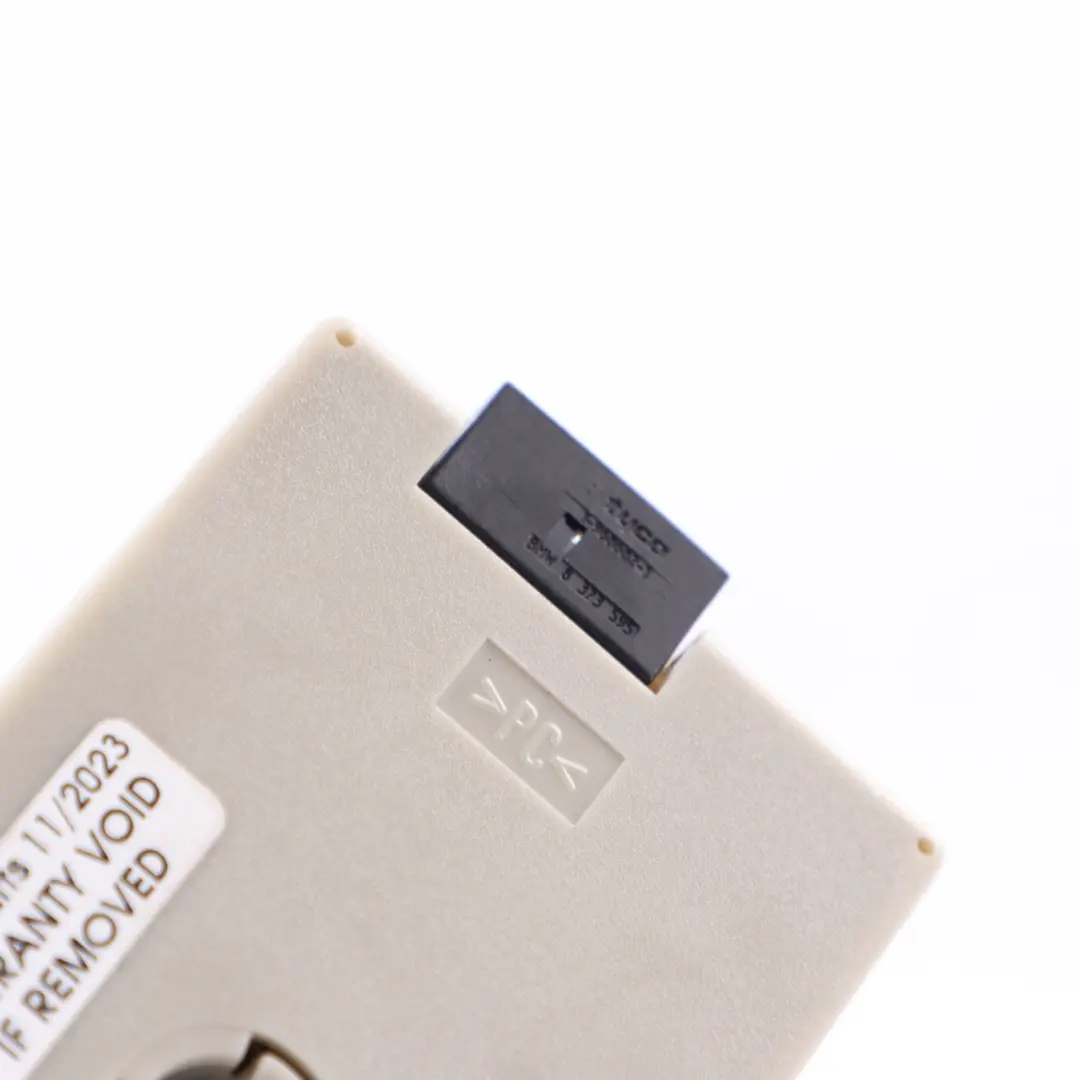 Aerial Antenna Amplifier Diversity DAB Control Unit to BMW E82 E90 E92 with Part number 9187644 BMW E82 E90 E92 Aerial Antenna Amplifier Diversity DAB Control Unit - SKU 9187644 - Part number 9187644