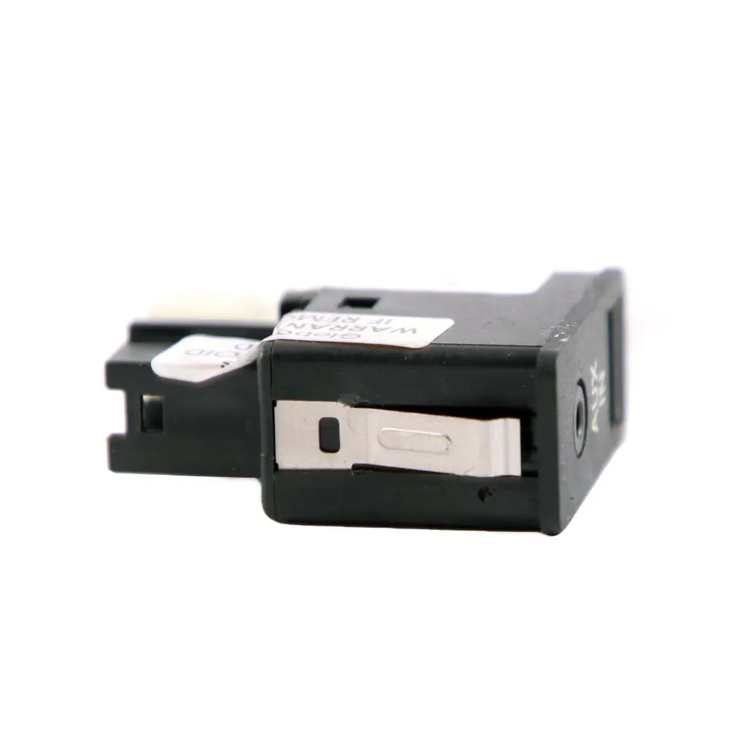 USB AUX In Socket Port Plug to BMW 1 3 5 Series E60 E61 E81 E87 E90 E91 with Part number 9189175 BMW 1 3 5 Series E60 E61 E81 E87 E90 E91 USB AUX In Socket Port Plug - SKU 9189175 - Part number 9189175