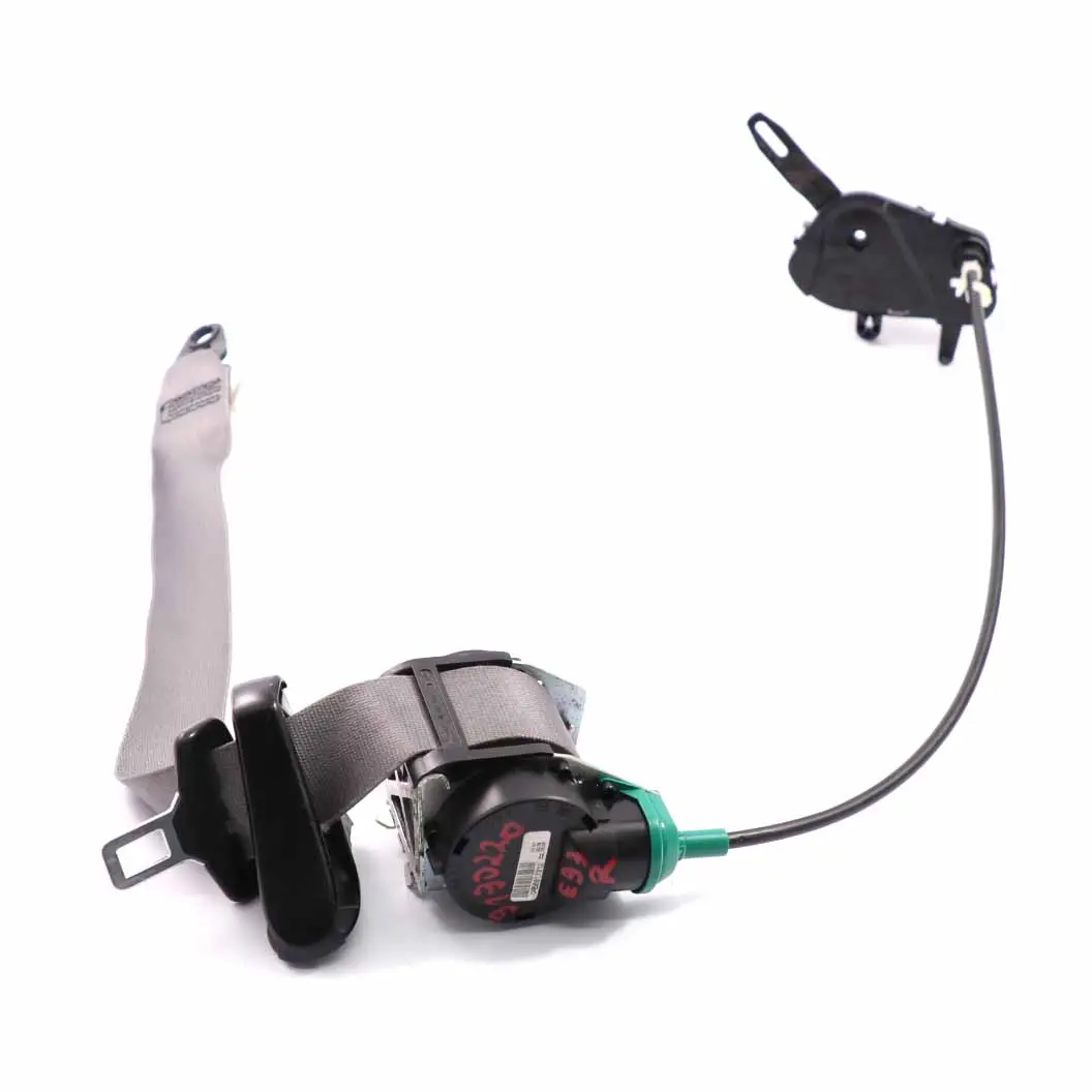 Cintura sicurezza superiore anteriore destra Grigio per BMW E93 Cabrio con numero di parte 9190220 BMW E93 Cabrio Cintura sicurezza superiore anteriore destra Grigio - SKU 9190220 - Numero di parte 9190220