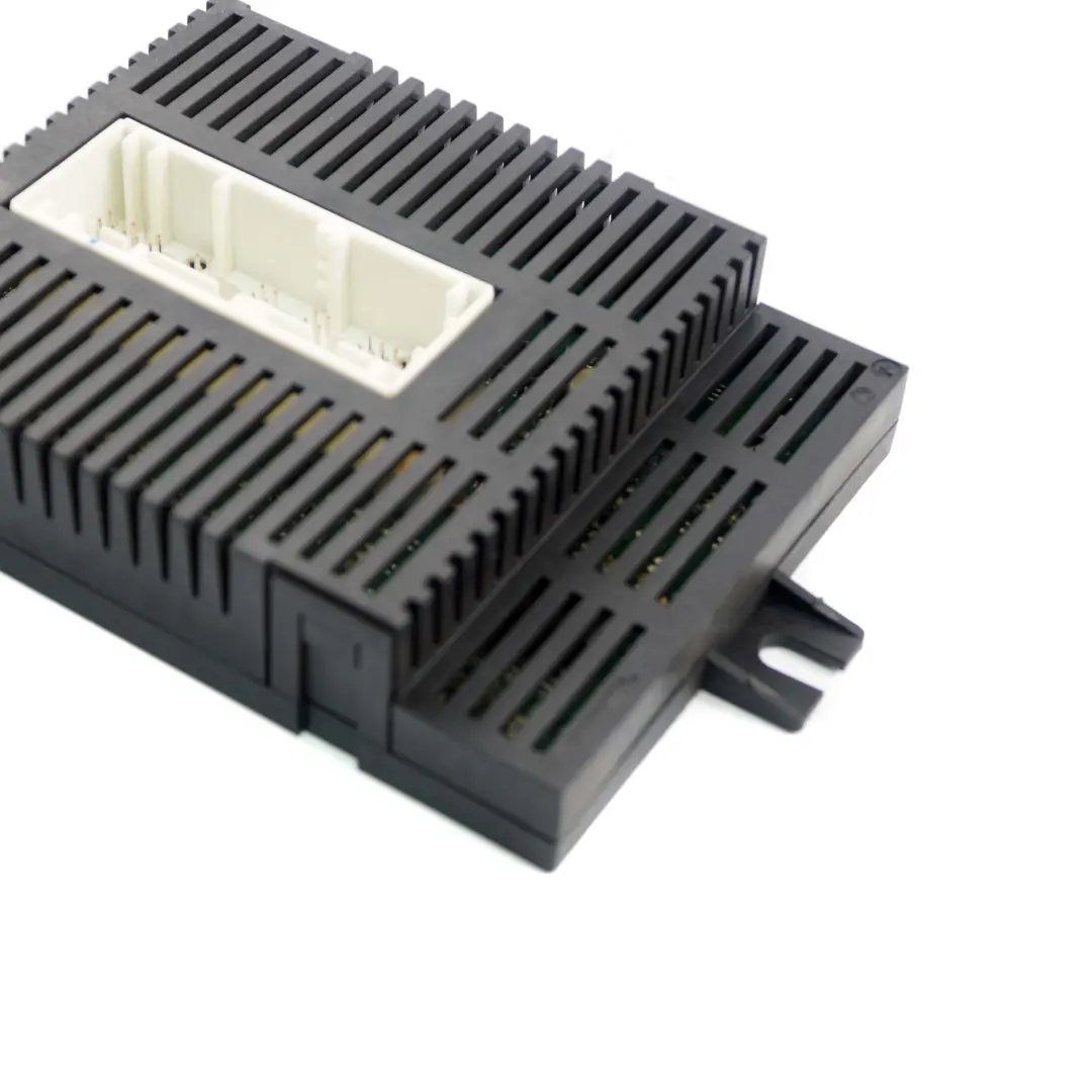 Modulo luci Unità di controllo ECU Lear LM II E6X LWR per BMW E60 LCI con numero di parte 9192641 BMW E60 LCI Modulo luci Unità di controllo ECU Lear LM II E6X LWR - SKU 9192641 - Numero di parte 9192641