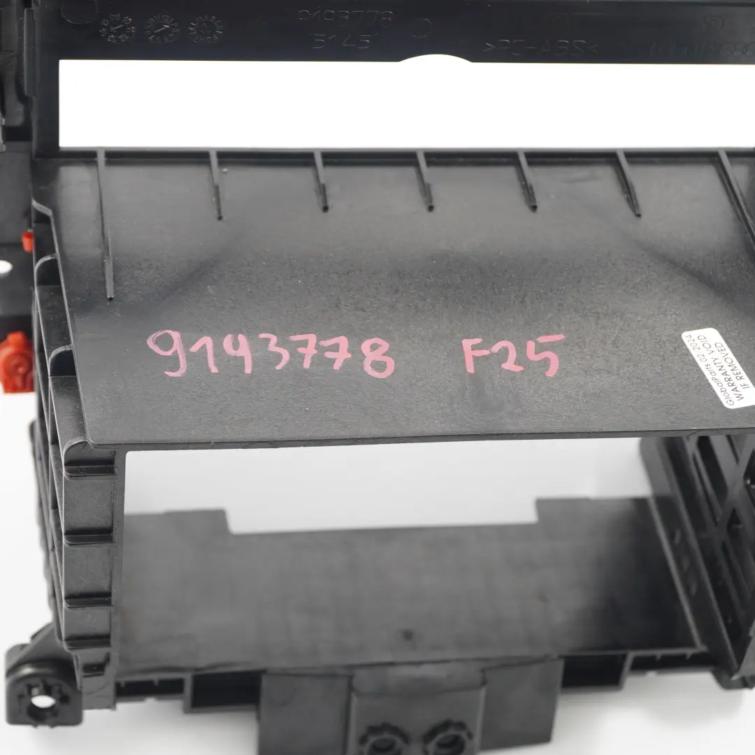 Ramka Wspornik Radia Nawigacji do BMW X3 F25 X4 F26 o numerze 9193778 BMW X3 F25 X4 F26 Ramka Wspornik Radia Nawigacji - SKU 9193778 - Numer Części 9193778