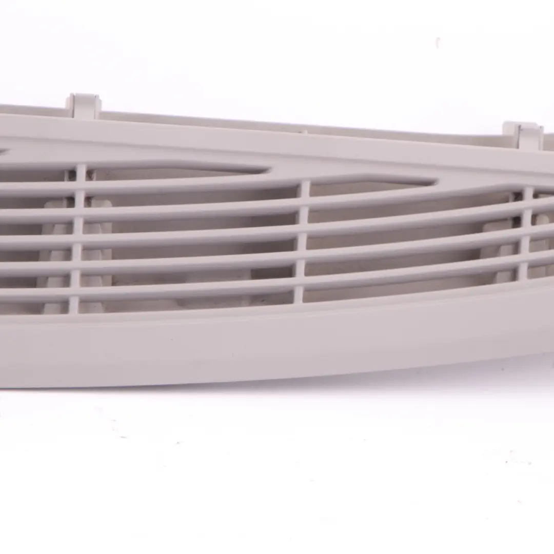 Rejilla De Ventilacion De La Ventana Trasera Negro 9116274 para BMW F10 con número de pieza 9196121 BMW F10 Rejilla De Ventilacion De La Ventana Trasera Negro 9116274 - SKU 9196121 - Número de pieza 9196121