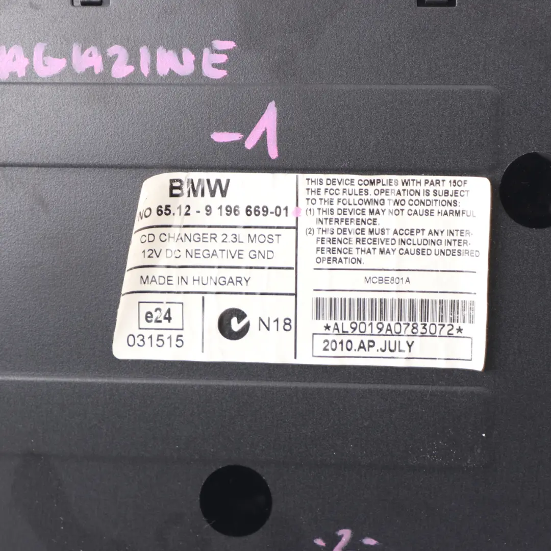6-disc CD Changer Senza Rivista per BMW E81 E87 E90 E91 E92 con numero di parte 9196669 BMW E81 E87 E90 E91 E92 6-disc CD Changer Senza Rivista - SKU 9196669-1 - Numero di parte 9196669