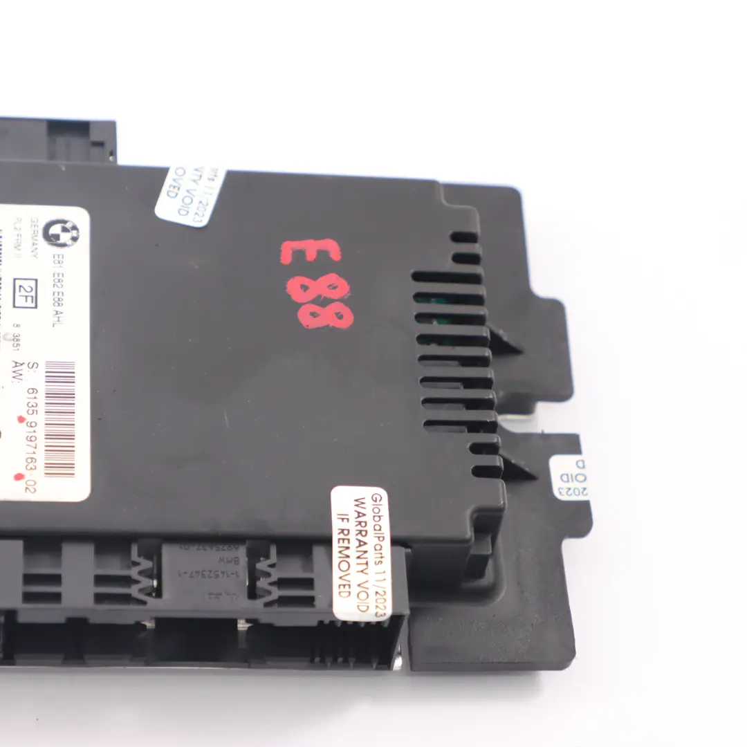 Unité contrôle d'éclairage l'habitacle ECU PL2 FRM II pour BMW E88 Cabrio à propos du numéro de pièce 9197163 BMW E88 Cabrio Unité contrôle d'éclairage l'habitacle ECU PL2 FRM II - SKU 9197163 - Numéro de pièce 9197163