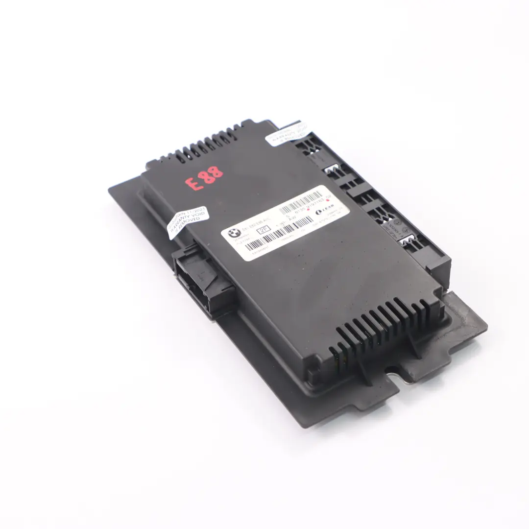 Módulo de Luz de Pie Unidad de Control ECU PL2 FRM II para BMW E88 Cabrio con número de pieza 9197163 BMW E88 Cabrio Módulo de Luz de Pie Unidad de Control ECU PL2 FRM II - SKU 9197163 - Número de pieza 9197163