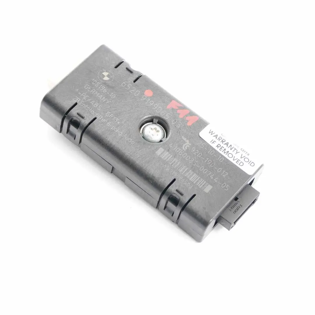 Filtro soppressione Antenna Amplificatore Unità di controllo 9158796 per BMW F07 F11 con numero di parte 9199865 BMW F07 F11 Filtro soppressione Antenna Amplificatore Unità di controllo 9158796 - SKU 9199865 - Numero di parte 9199865