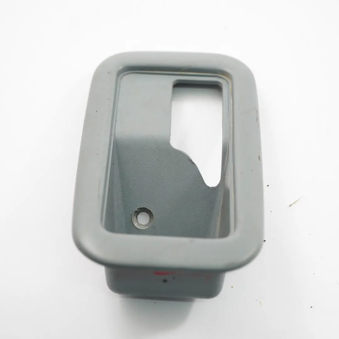 Osłona Klamki Drzwi Wenętrzna Przednia Prawa 91ABA22620ACW do Ford Transit o numerze 91AB-A22620-ACW Ford Transit Osłona Klamki Drzwi Wenętrzna Przednia Prawa 91ABA22620ACW - SKU 91AB-A22620-ACW - Numer Części 91AB-A22620-ACW