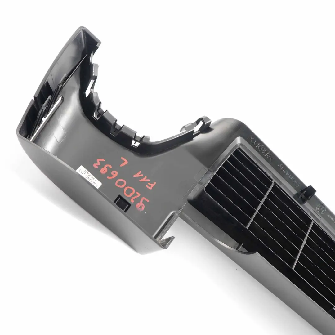 Pannello Sfiato Aria Ringhiera Sinistra Tronco Nero per BMW F11 con numero di parte 9200693 BMW F11 Pannello Sfiato Aria Ringhiera Sinistra Tronco Nero - SKU 9200693 - Numero di parte 9200693