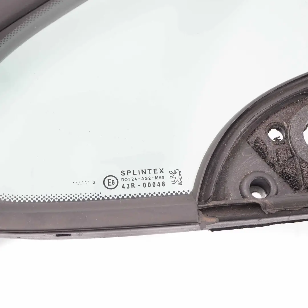 Finestrino laterale quarto porta anteriore sinistra Triangolo vetro per Peugeot 307 con numero di parte 920194 Peugeot 307 Finestrino laterale quarto porta anteriore sinistra Triangolo vetro - SKU 920194 - Numero di parte 920194