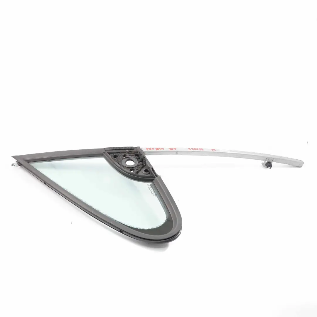 Peugeot 307 Side Quarter Window Front Door Left N/S Triangle Glass AS2 - SKU 920194 - Part number 920194