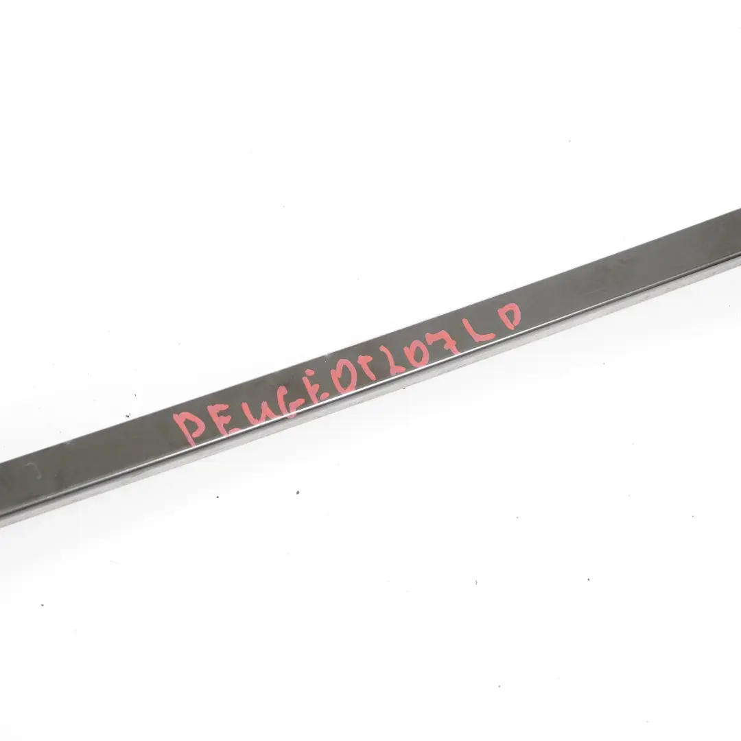 Vitre de custode Porte avant gauche AS2 pour Peugeot 207 à propos du numéro de pièce 9201J1 Peugeot 207 Vitre de custode Porte avant gauche AS2 - SKU 9201J1 - Numéro de pièce 9201J1