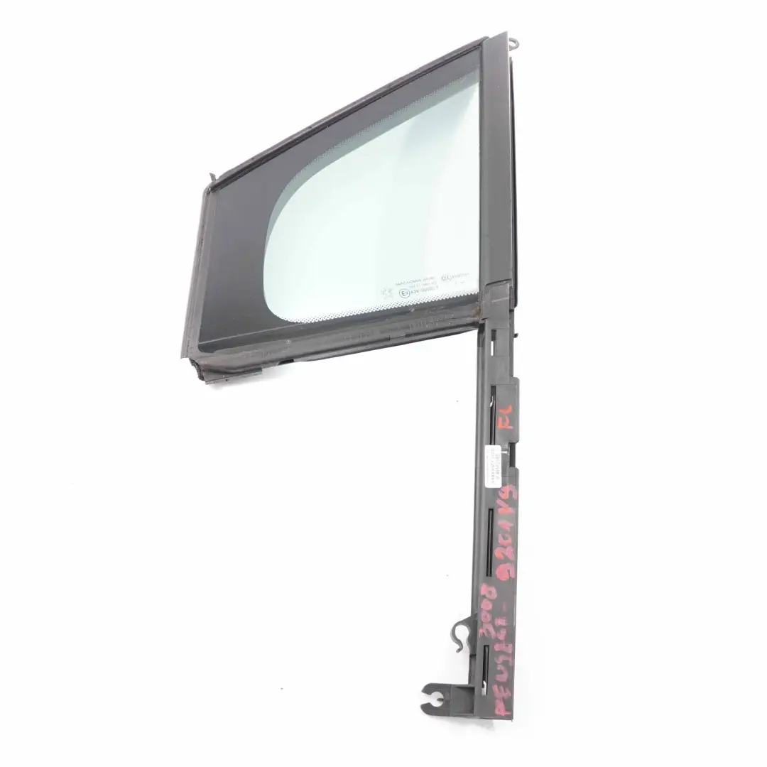 Fenêtre Quartier Avant Porte Gauche Triangle Verre AS2 pour Peugeot 3008 à propos du numéro de pièce 9201N9 Peugeot 3008 Fenêtre Quartier Avant Porte Gauche Triangle Verre AS2 - SKU 9201N9 - Numéro de pièce 9201N9