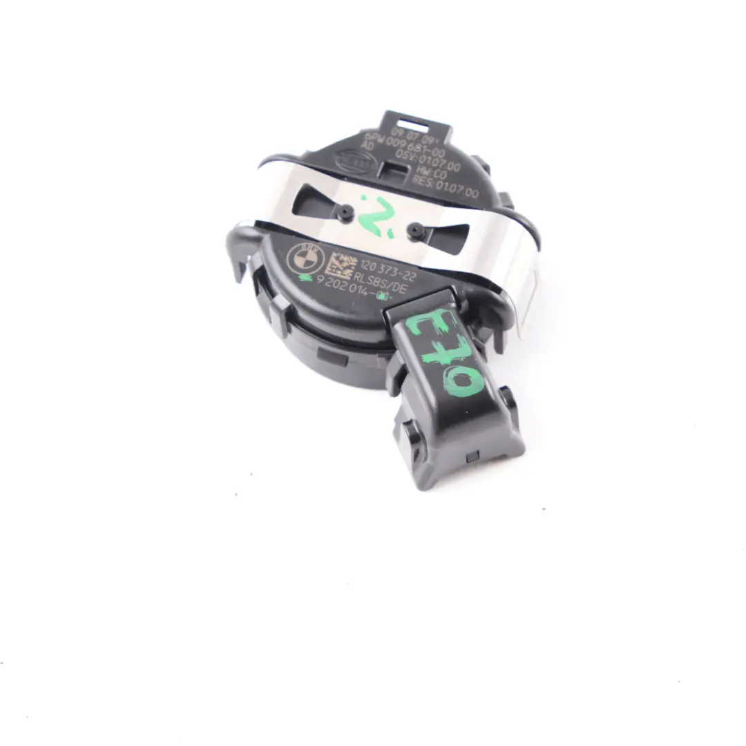 Windscreen Rain Light Solar Sensor Control Unit to BMW F10 F11 X5 E70 F13 with Part number 9202014 BMW F10 F11 X5 E70 F13 Windscreen Rain Light Solar Sensor Control Unit - SKU 9202014 - Part number 9202014