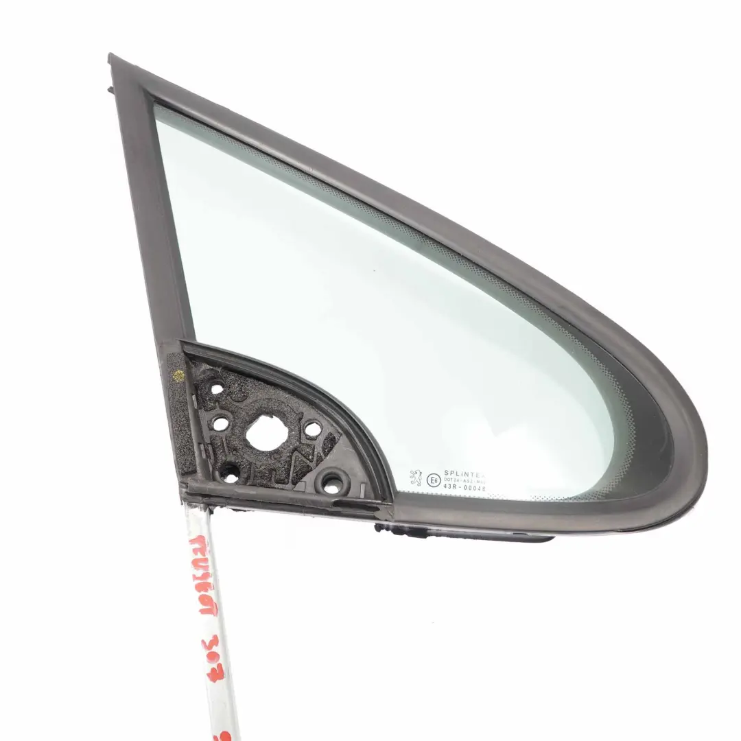Side Quarter Window Front Right O/S Triangle Glass AS2 to Peugeot 307 with Part number 920286 Peugeot 307 Side Quarter Window Front Right O/S Triangle Glass AS2 - SKU 920286 - Part number 920286
