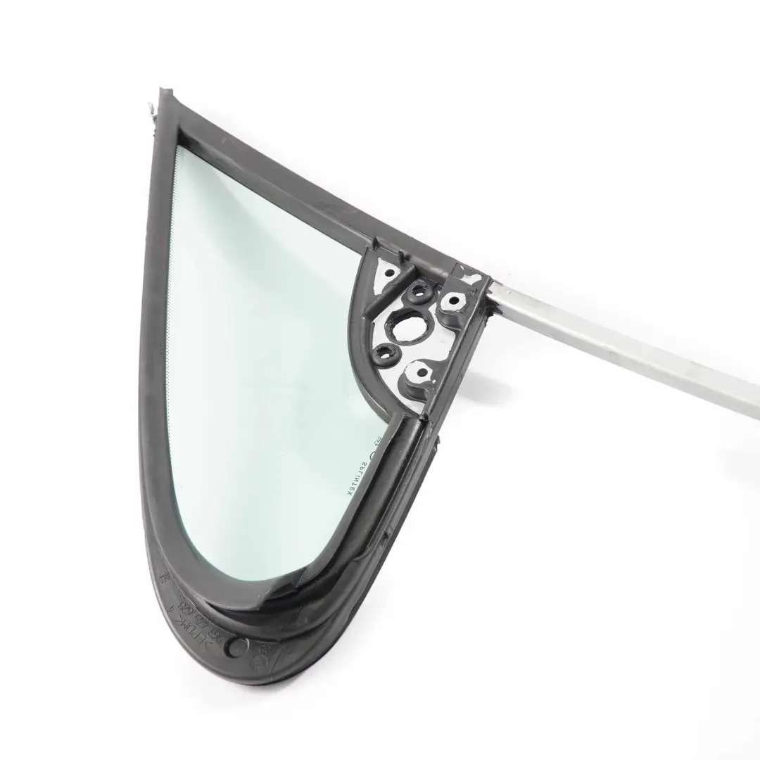 Finestrino laterale anteriore destro Triangolo Vetro AS2 per Peugeot 307 con numero di parte 920286 Peugeot 307 Finestrino laterale anteriore destro Triangolo Vetro AS2 - SKU 920286 - Numero di parte 920286