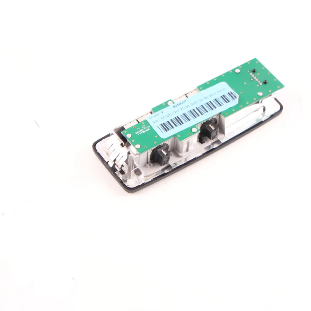 Luz de lectura BMW F11 F25 Luz interior trasera izquierda para con número de pieza 9202921 Luz de lectura BMW F11 F25 Luz interior trasera izquierda - SKU 9202921 - Número de pieza 9202921