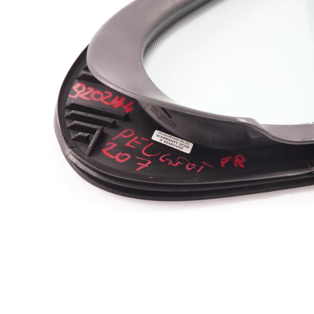 Cuarto Ventana Puerta Delantera Derecha Vidrio AS2 para Peugeot 207 con número de pieza 9202H4 Peugeot 207 Cuarto Ventana Puerta Delantera Derecha Vidrio AS2 - SKU 9202H4 - Número de pieza 9202H4
