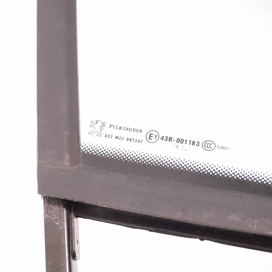 Cuarto Ventana Puerta Delantera Derecha Vidrio AS2 para Peugeot 207 con número de pieza 9202H4 Peugeot 207 Cuarto Ventana Puerta Delantera Derecha Vidrio AS2 - SKU 9202H4 - Número de pieza 9202H4