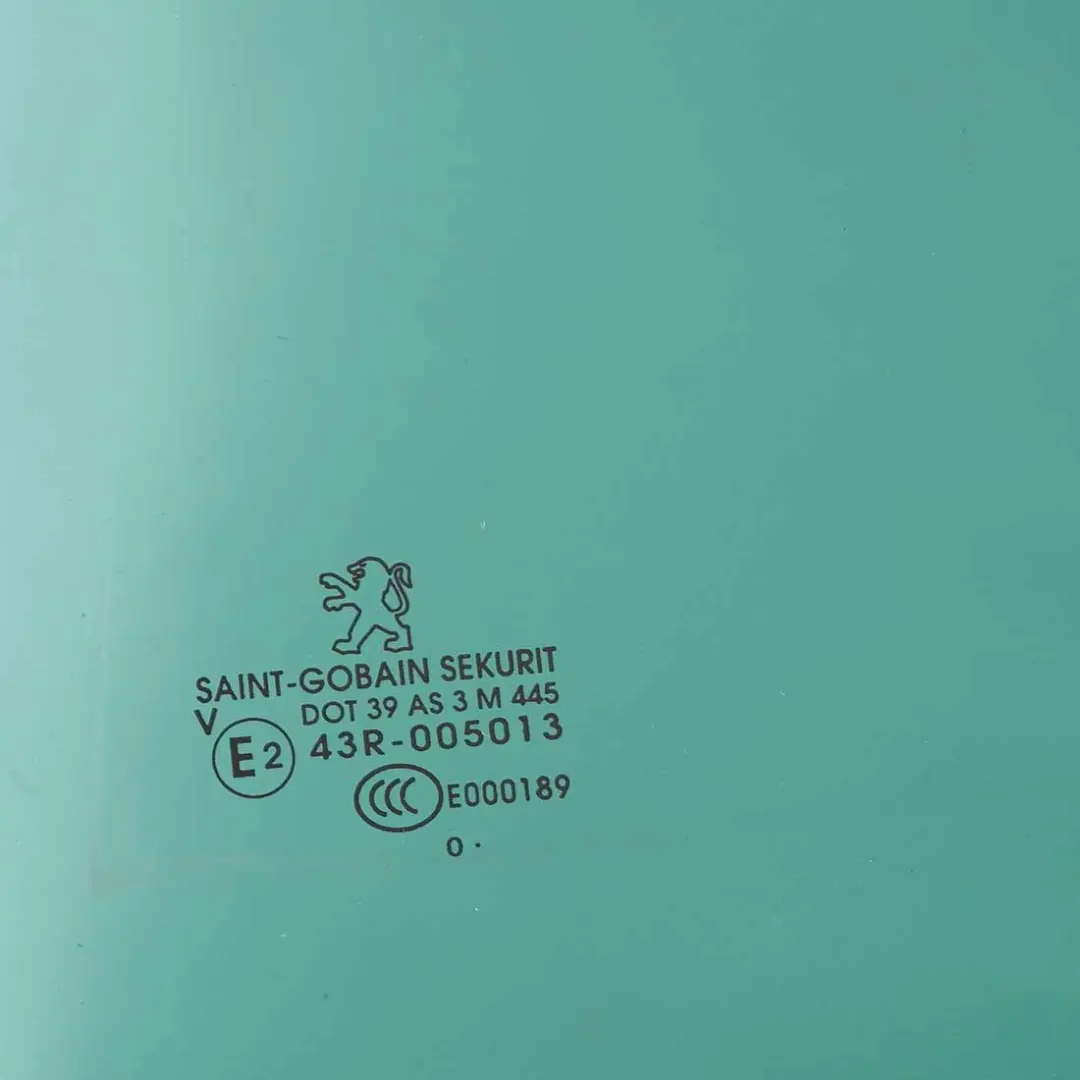 Vetro Porta Posteriore Sinistra Vetri AS3 per Peugeot 3008 con numero di parte 9203JW Peugeot 3008 Vetro Porta Posteriore Sinistra Vetri AS3 - SKU 9203JW - Numero di parte 9203JW