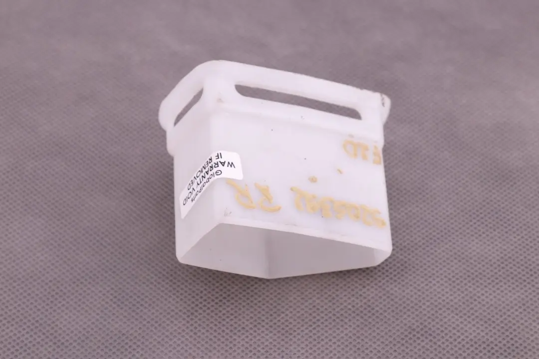 BMW F20 F21 Kanał grzewczy plastik wlot prawy tył - SKU 9205392 - Numer Części 9205392