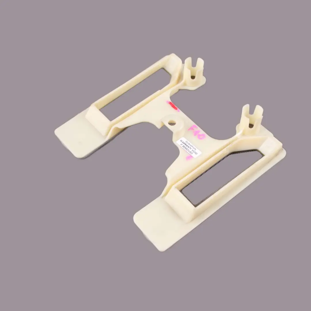 Soporte del conducto de aire Adaptador Placa Canal Trim para BMW F10 F11 con número de pieza 9206796 BMW F10 F11 Soporte del conducto de aire Adaptador Placa Canal Trim - SKU 9206796 - Número de pieza 9206796