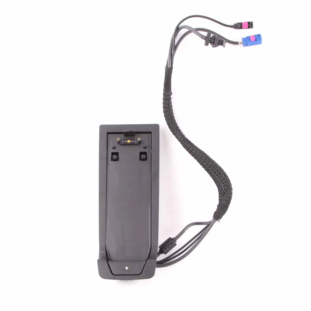 Porta telefono Scatola espulsione Bracciolo Console Centrale per BMW F20 F21 F30 F31 con numero di parte 9207339 BMW F20 F21 F30 F31 Porta telefono Scatola espulsione Bracciolo Console Centrale - SKU 9207339-3 - Numero di parte 9207339