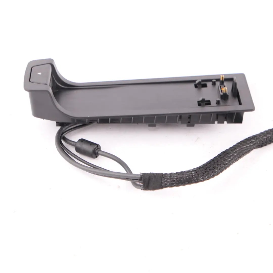 Porta telefono Scatola espulsione Bracciolo Console Centrale per BMW F20 F21 F30 F31 con numero di parte 9207339 BMW F20 F21 F30 F31 Porta telefono Scatola espulsione Bracciolo Console Centrale - SKU 9207339-3 - Numero di parte 9207339