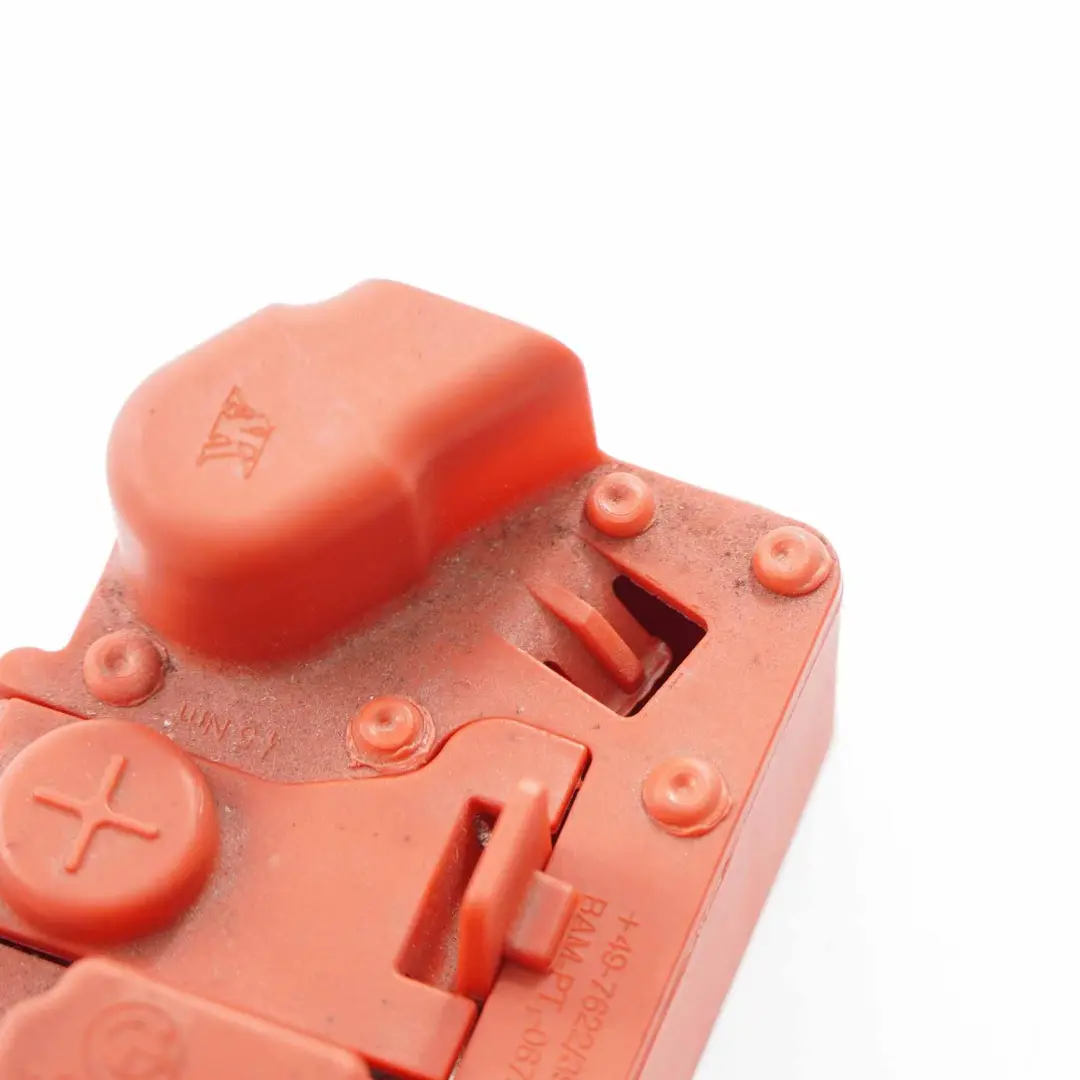 Morsetto batteria BMW F30 F31 F32 F80 Polo positivo sicurezza più rosso per con numero di parte 9208241 Morsetto batteria BMW F30 F31 F32 F80 Polo positivo sicurezza più rosso - SKU 9208241 - Numero di parte 9208241