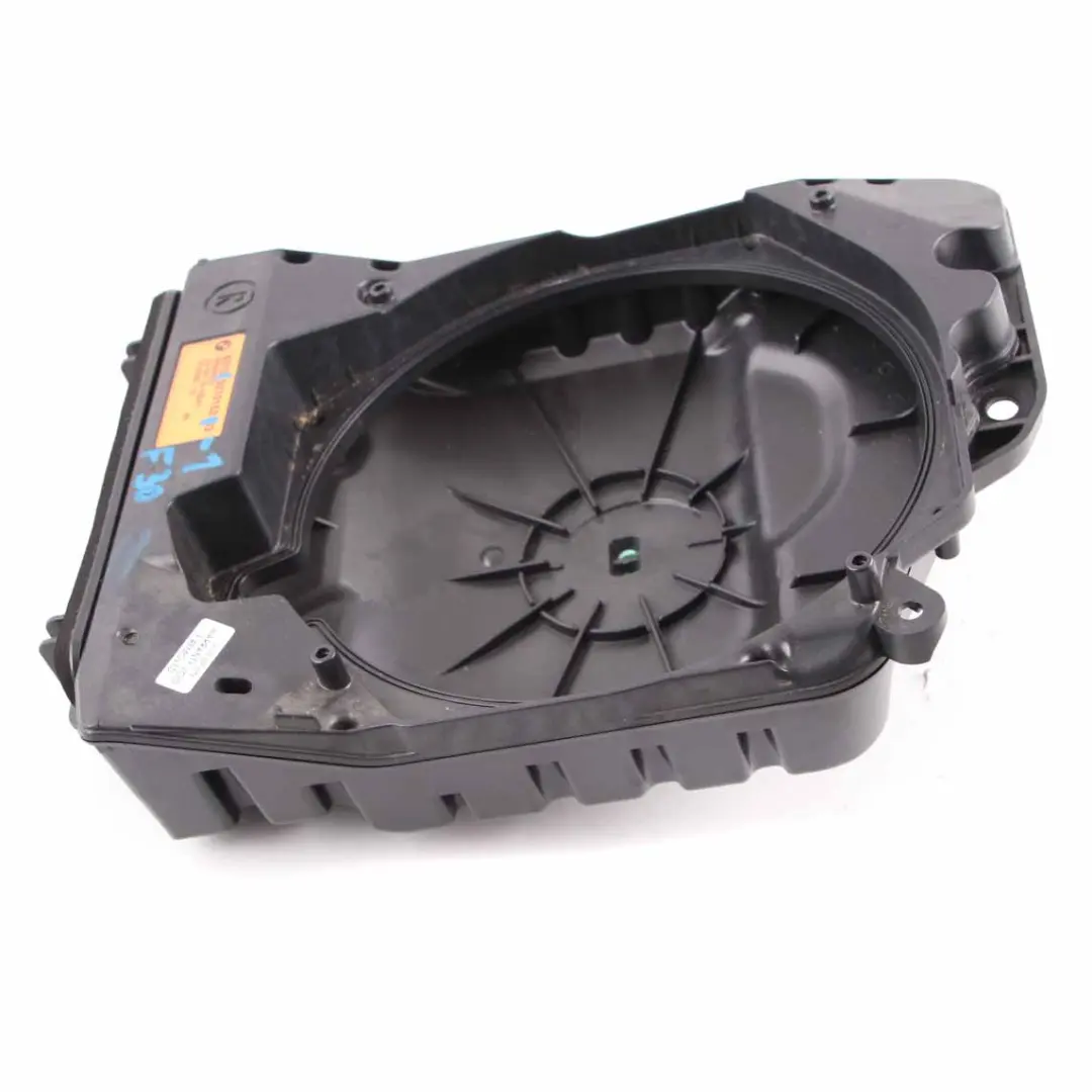 Speaker Holder Bracket BMW F30 F31 F32 1 Central Bass Cover Right O/S to with Part number 9210152 Speaker Holder Bracket BMW F30 F31 F32 1 Central Bass Cover Right O/S - SKU 9210152-1 - Part number 9210152