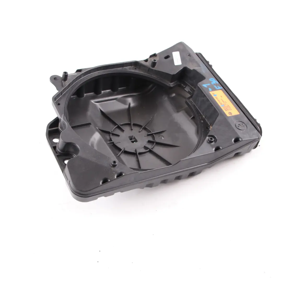 Speaker Holder Bracket BMW F30 F31 F32 1 Central Bass Cover Right O/S to with Part number 9210152 Speaker Holder Bracket BMW F30 F31 F32 1 Central Bass Cover Right O/S - SKU 9210152-1 - Part number 9210152