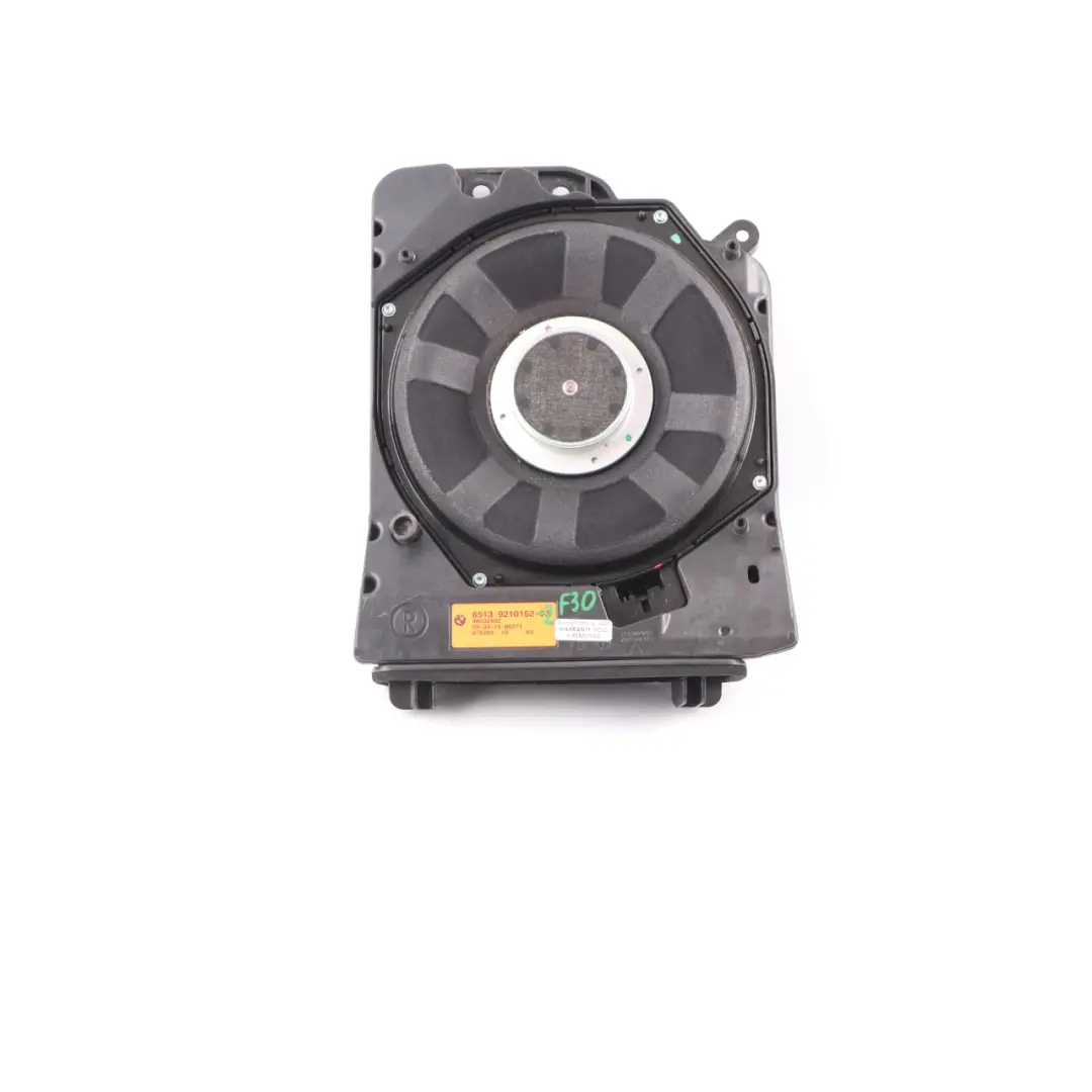 Altoparlante centrale Subwoofer Harman Kardon destro per BMW F30 F31 F32 con numero di parte 9210152 BMW F30 F31 F32 Altoparlante centrale Subwoofer Harman Kardon destro - SKU 9210152-2 - Numero di parte 9210152