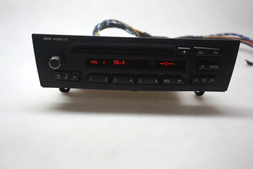 Radio CD do BMW X1 Z4 E81 E82 E87 LCI E88 E89 E90 E91 o numerze 9210510 BMW X1 Z4 E81 E82 E87 LCI E88 E89 E90 E91 Radio CD - SKU 9210510 - Numer Części 9210510