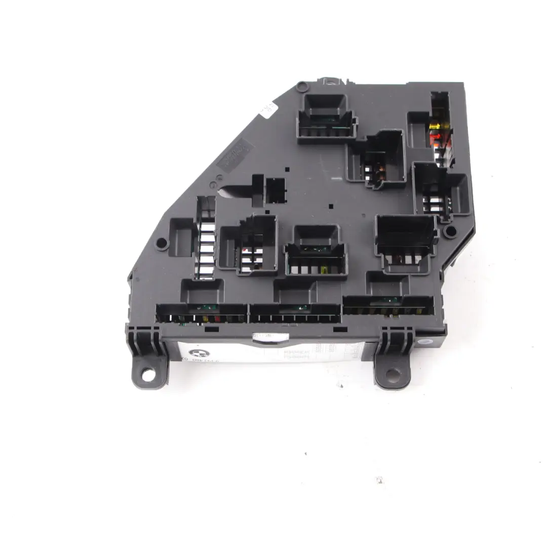 Boîte à fusibles contrôle de l'unité distribution d'énergie pour BMW X3 F25 à propos du numéro de pièce 9210860 BMW X3 F25 Boîte à fusibles contrôle de l'unité distribution d'énergie - SKU 9210860 - Numéro de pièce 9210860