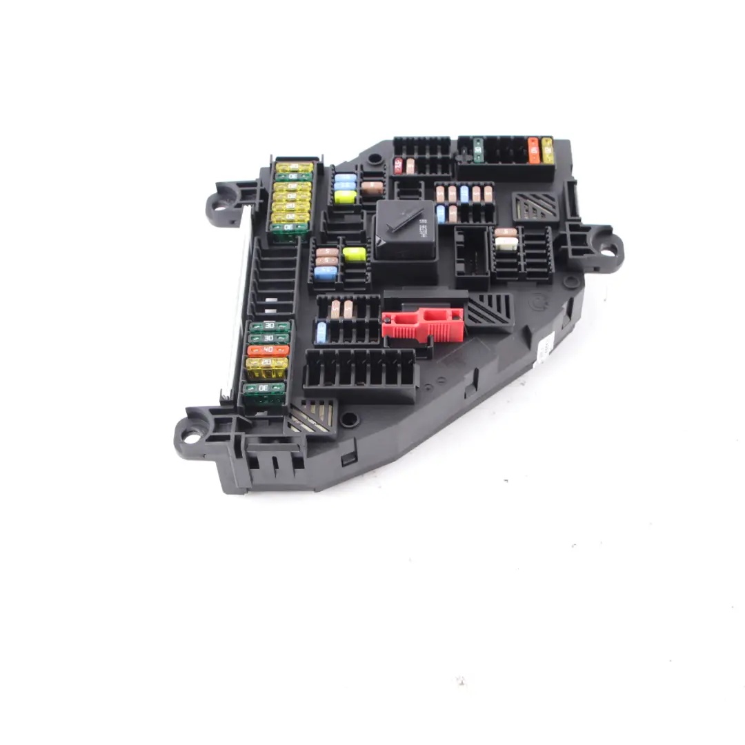 Caja fusibles Unidad de control distribución de energía Caja trasera para BMW X3 F25 con número de pieza 9210860 BMW X3 F25 Caja fusibles Unidad de control distribución de energía Caja trasera - SKU 9210860 - Número de pieza 9210860