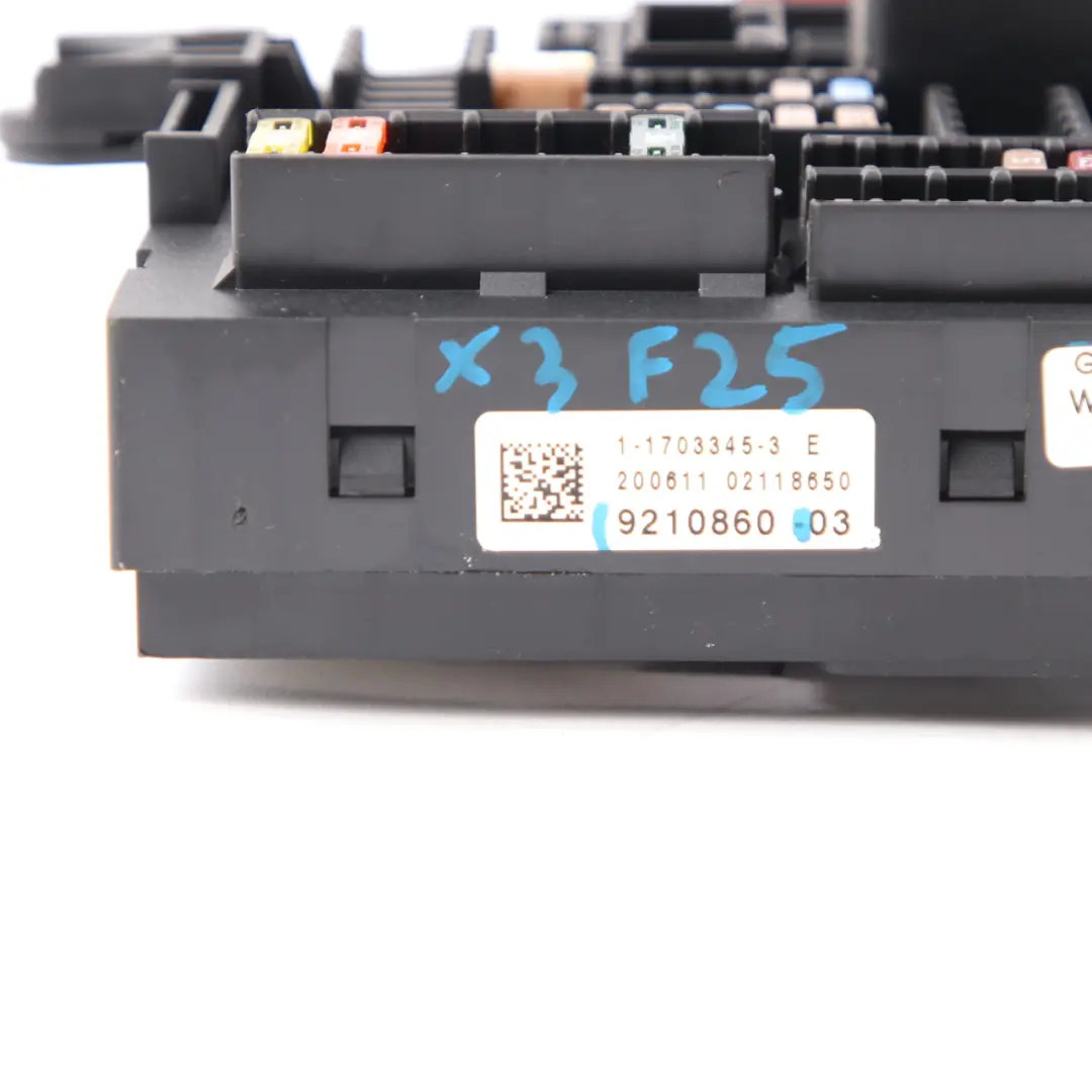 Moduł Skrzynka Bezpieczników do BMW X3 F25 o numerze 9210860 BMW X3 F25 Moduł Skrzynka Bezpieczników - SKU 9210860 - Numer Części 9210860