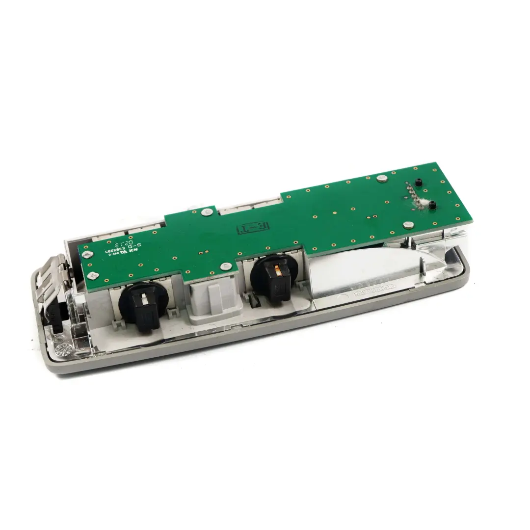 Lampada Lettura Interna Montante Posteriore Sinistro Grigio per BMW X1 E84 con numero di parte 9215611 BMW X1 E84 Lampada Lettura Interna Montante Posteriore Sinistro Grigio - SKU 9215611 - Numero di parte 9215611