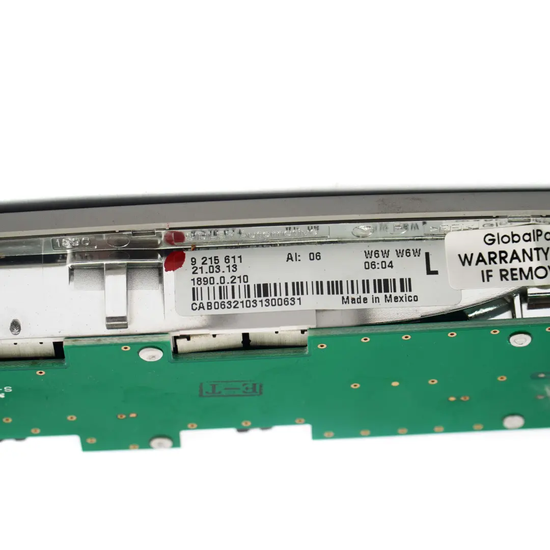 Lampka Kabiny Tylna Tył Lewa do BMW E84 o numerze 9215611 BMW E84 Lampka Kabiny Tylna Tył Lewa - SKU 9215611 - Numer Części 9215611