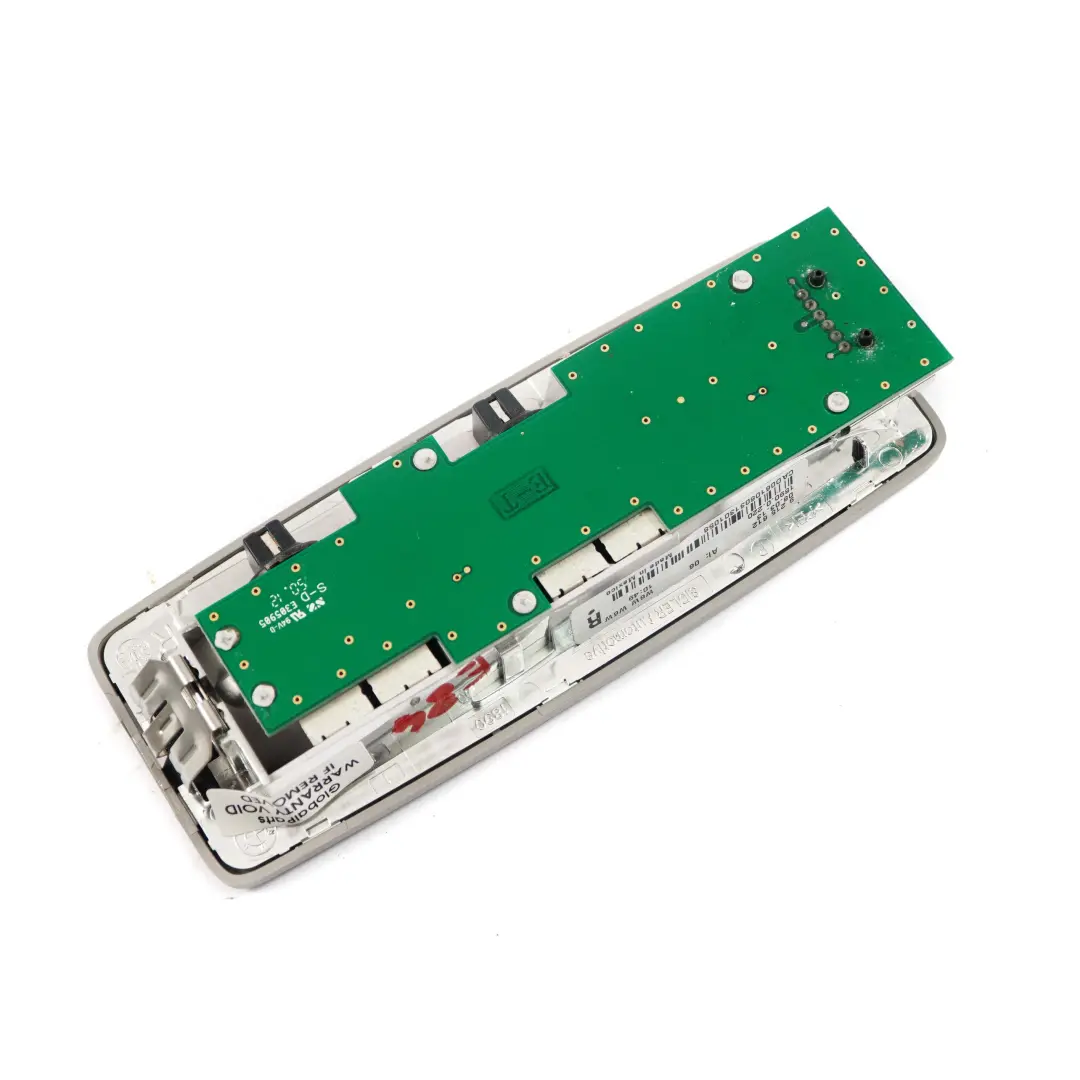 BMW E84 Lampka Kabiny Tylna Tył Prawa - SKU 9215612 - Numer Części 9215612