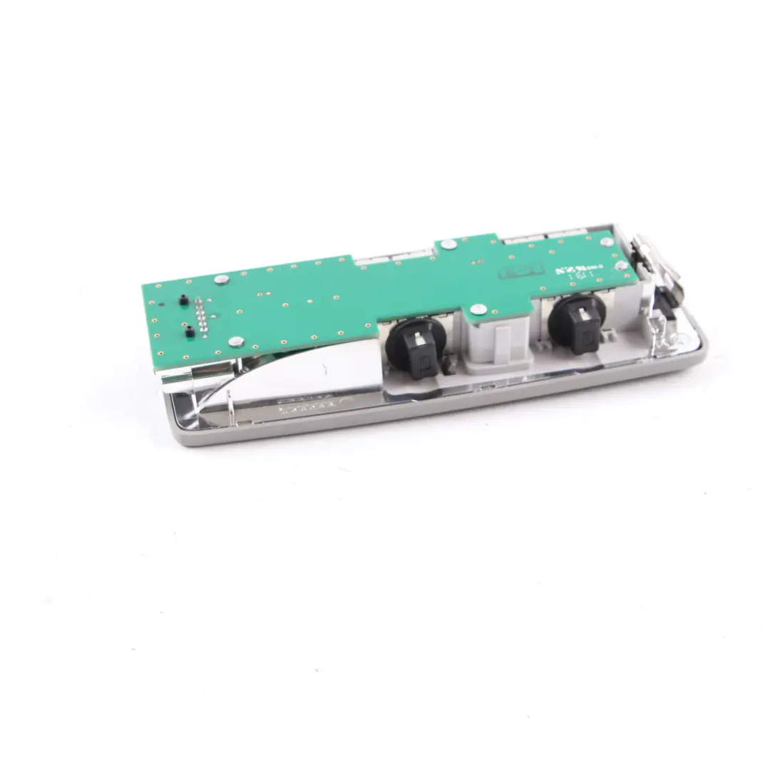  Luz de lectura BMW F11 X3 F25 Interior Trasera Derecha Luz de techo - SKU 9215624 - Número de pieza 9215624