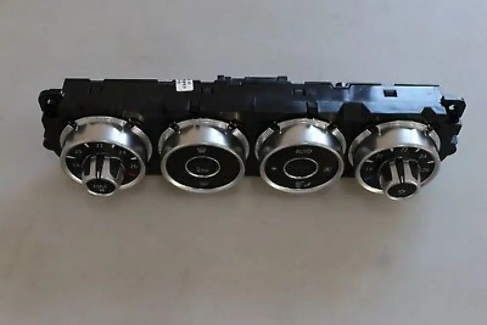 Reihe E89 Cabrio Roadster Bedienteil Klimaautomatik für BMW Z4 mit Teilenummer 9216419 BMW Z4 Reihe E89 Cabrio Roadster Bedienteil Klimaautomatik - SKU 9216419 - Teilenummer 9216419