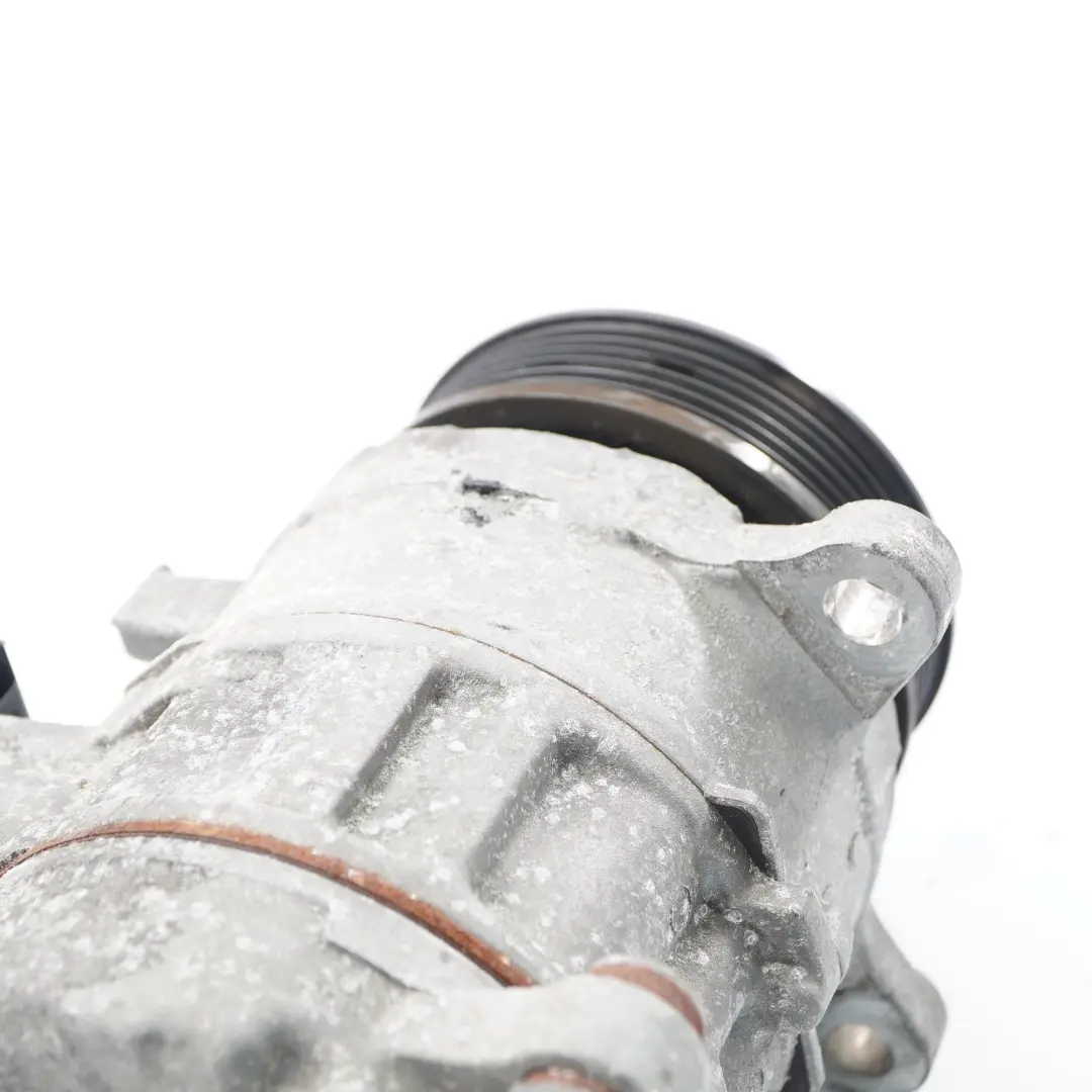 Kompresor Sprężarka Klimatyzacji do BMW F20 F21 F30 F31 F25 F26 o numerze 9216467 BMW F20 F21 F30 F31 F25 F26 Kompresor Sprężarka Klimatyzacji - SKU 9216467 - Numer Części 9216467