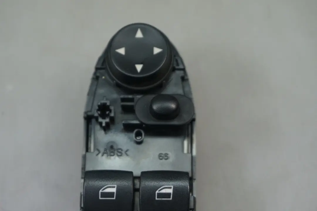 Window Switch Panel BMW E90 E91 Lifter Driver's Side Right O/S Memory 9132143 to with Part number 9217338 Window Switch Panel BMW E90 E91 Lifter Driver's Side Right O/S Memory 9132143 - SKU 9217338 - Part number 9217338