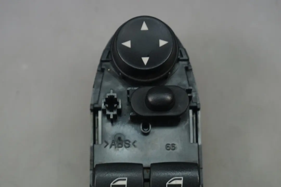 Window Switch Panel BMW E90 E91 Lifter Driver's Side Right O/S Memory 9132143 to with Part number 9217338 Window Switch Panel BMW E90 E91 Lifter Driver's Side Right O/S Memory 9132143 - SKU 9217338 - Part number 9217338