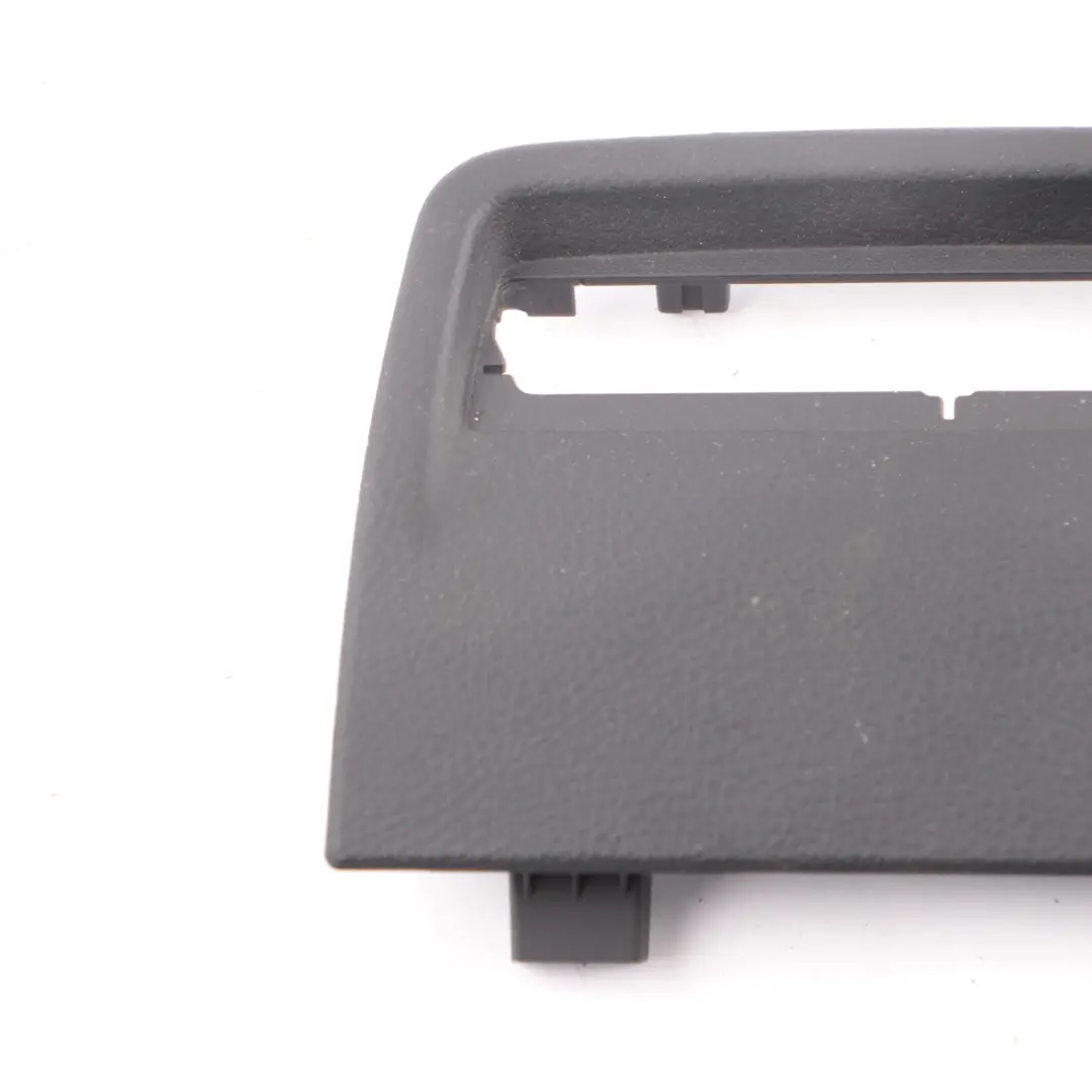 cruscotto lunetta console pannello di rivestimento interno nero per BMW F33 con numero di parte 9218533 BMW F33 cruscotto lunetta console pannello di rivestimento interno nero - SKU 9218533 - Numero di parte 9218533