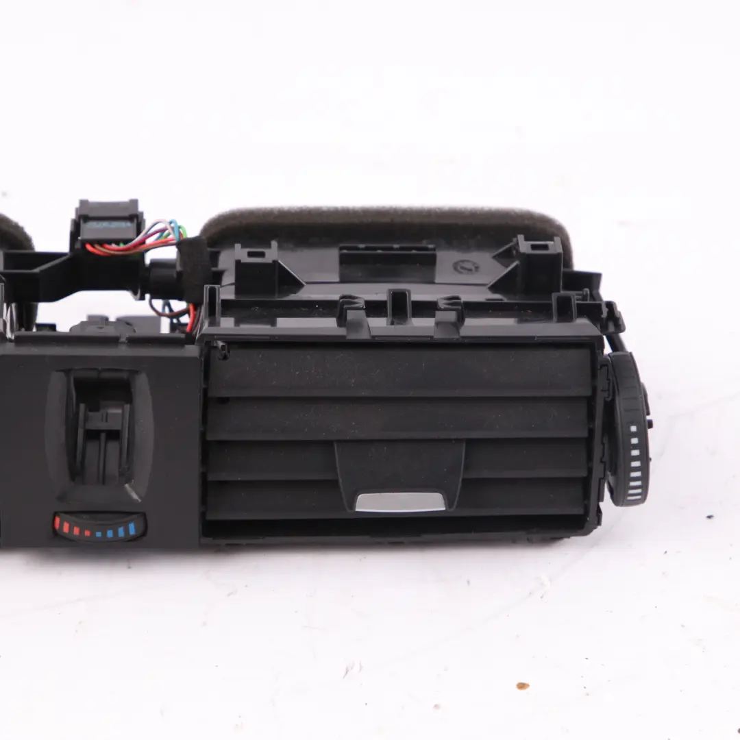 Frischluftgrill Mittelkonsole Armaturenbrettverkleidung für BMW F30 F82 M4 mit Teilenummer 9218552 BMW F30 F82 M4 Frischluftgrill Mittelkonsole Armaturenbrettverkleidung - SKU 9218552-1 - Teilenummer 9218552