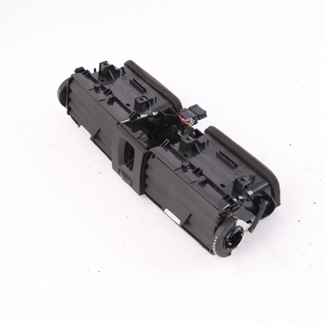 Frischluftgrill Mittelkonsole Armaturenbrettverkleidung für BMW F30 F82 M4 mit Teilenummer 9218552 BMW F30 F82 M4 Frischluftgrill Mittelkonsole Armaturenbrettverkleidung - SKU 9218552-1 - Teilenummer 9218552