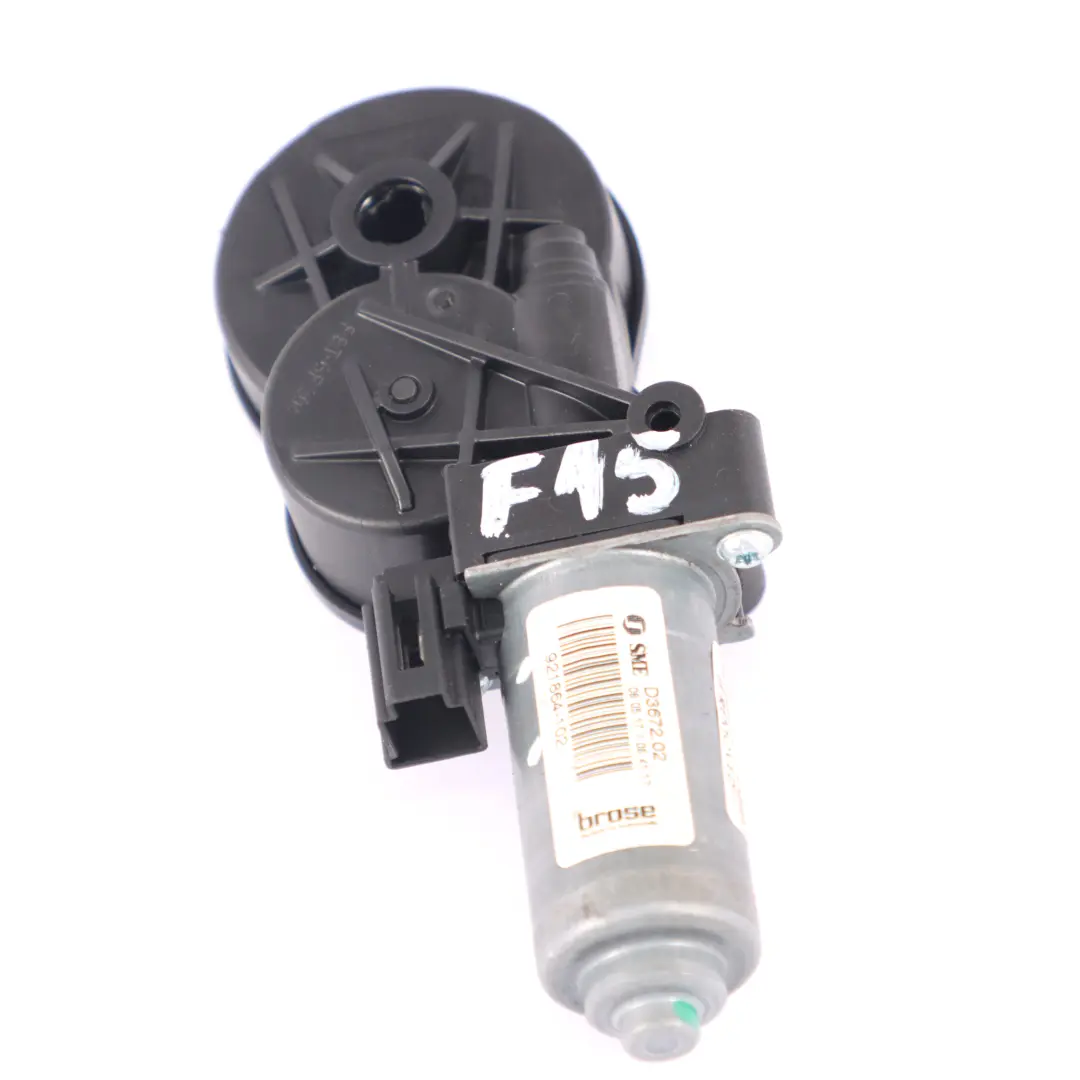 Unidad accionamiento del motor de ajuste asiento delantero para BMW X5 F15 con número de pieza 921864-102 BMW X5 F15 Unidad accionamiento del motor de ajuste asiento delantero - SKU 921864-102 - Número de pieza 921864-102