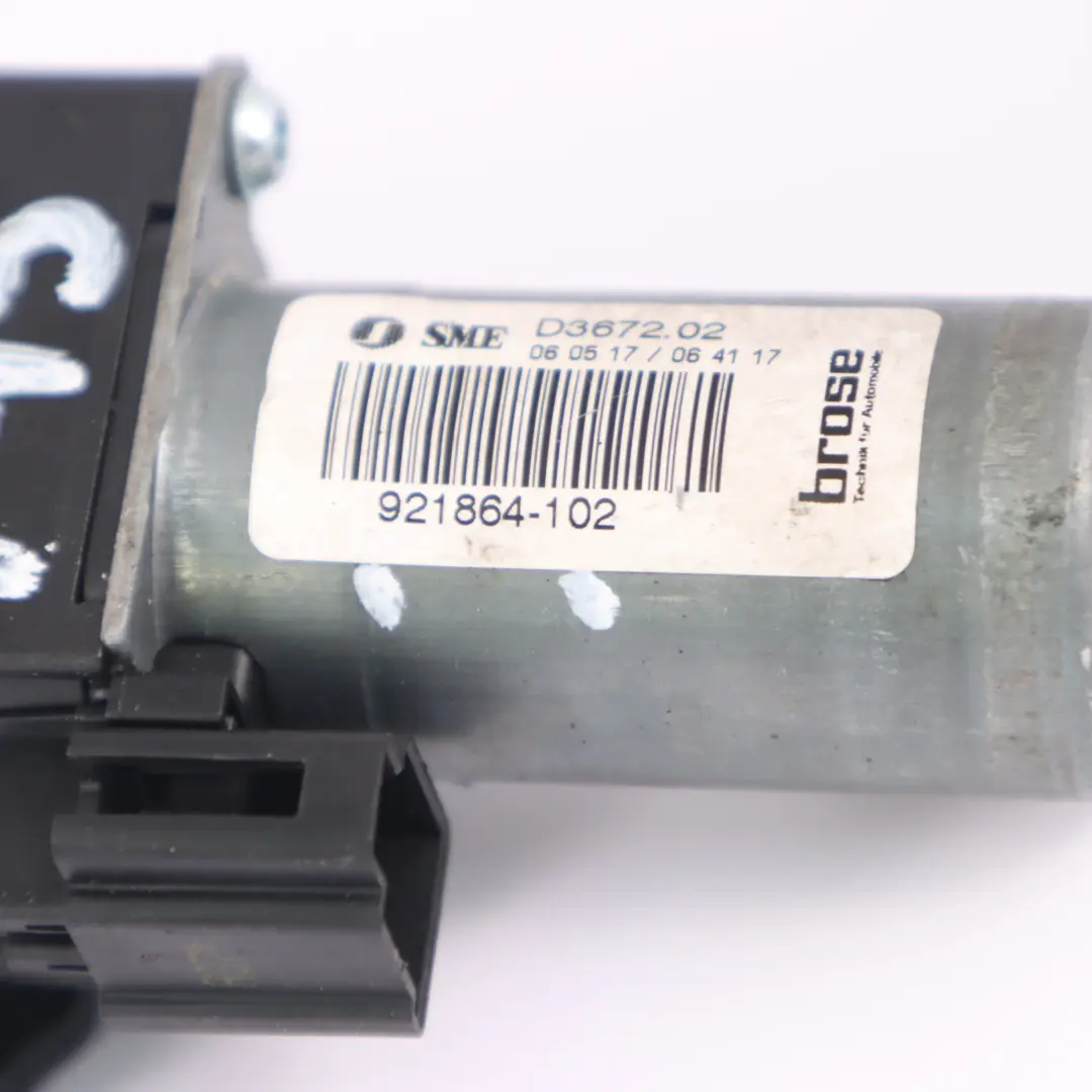 BMW X5 F15 Siège avant Moteur de réglage Unité d'entraînement - SKU 921864-102 - Numéro de pièce 921864-102